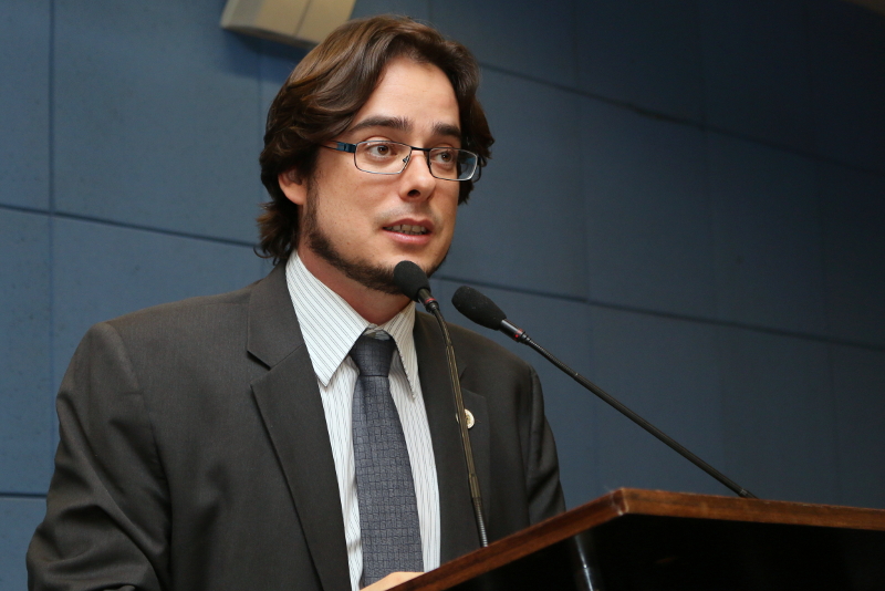 Câmara entrega Título de Cidadão Campineiro para professor e engenheiro elétrico da Unicamp 