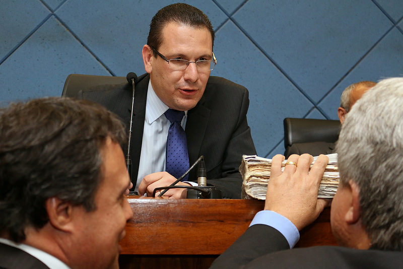 Vereadores analisam na sessão desta segunda-feira (23/11) PL que obriga que as empresas de telefonia e TV por assinatura tenham um endereço fixo para contratações e reclamações