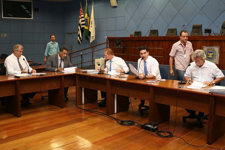 Constileg se reúne na tarde desta segunda-feira (19/10) para analisar pareceres de seis projetos