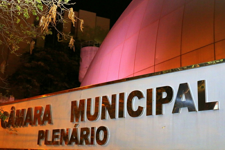 Vereadores votam nesta quarta (7), em primeira análise, PL que determina cobrança proporcional de "segunda hora" em estacionamentos