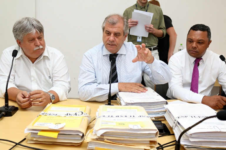Em turno único, vereadores votam na quarta (14) parecer contrário do TCE a contas de 2002 da ex-prefeita Izalene Tiene
