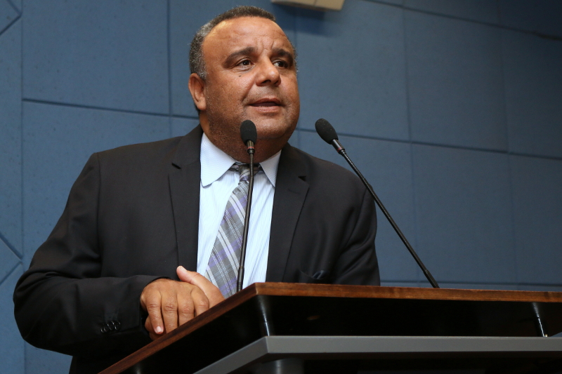 Vereador Cidão Santos critica governo federal por falta de equipamentos para tratar câncer de mama