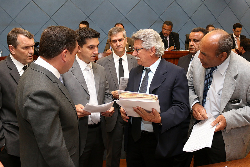 Vereadores analisam em 2º turno – nesta quarta-feira (04/11) – PL que autoriza entrada de propagandistas farmacêuticos a unidades municipais de Saúde 