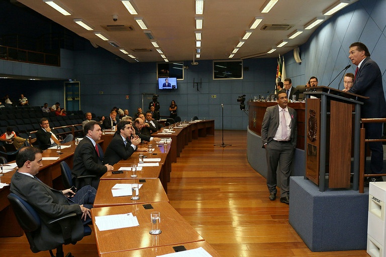 Vereadores aprovam, em 1ª votação, o PRO-REGEM: programa para empresas regularizarem  situações relativas a alvarás