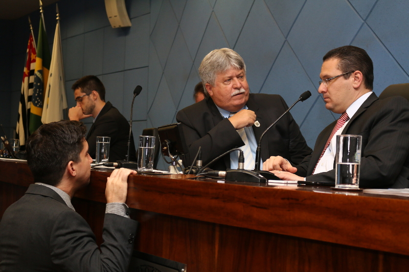 Câmara terá sessões extraordinárias na manhã desta quinta: três PLs do Executivo serão analisados