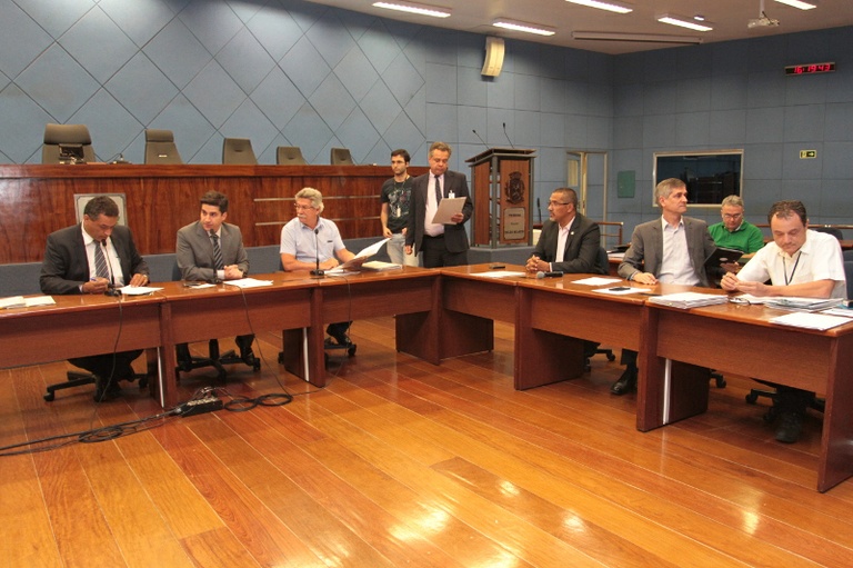 Comissão de Constituição e Legalidade discute PL que autoriza a entrada de animais domésticos nos abrigos dos moradores de rua - reunião é na próxima segunda (14/9)