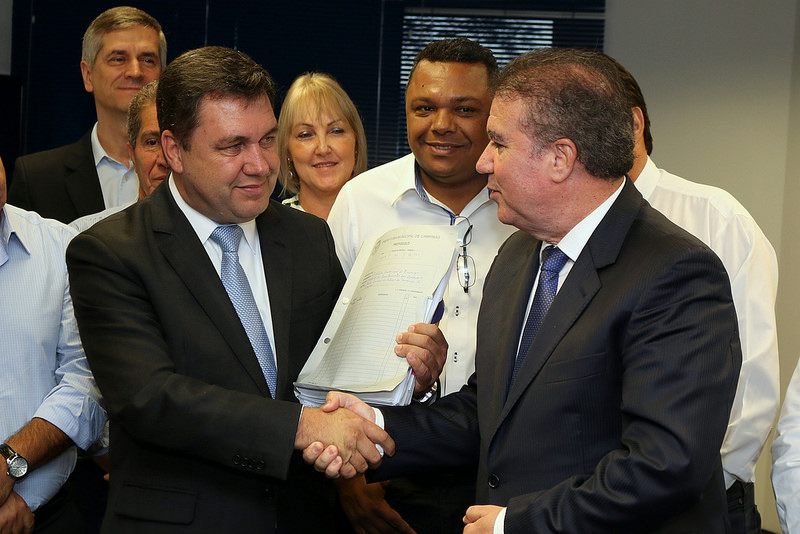 Prefeito entrega à Câmara orçamento para 2016, de R$ 5 bi, 11,4% maior que o de 2015; presidente em exercício Cirilo destaca que peça será discutida com responsabilidade