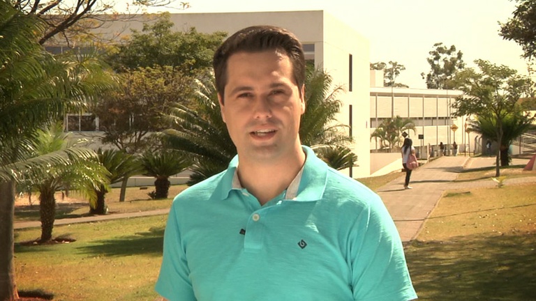 TV Câmara e PUC-Campinas assinam parceria para exibir em canal aberto produções dos alunos de Jornalismo