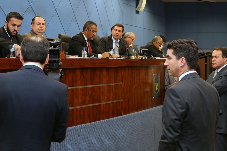 Vereadores aprovam em primeira votação PL que institui multa a quem pichar ou depredar bens públicos ou particulares