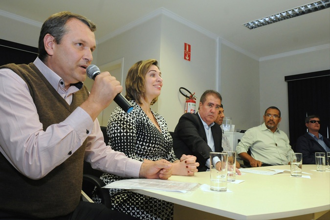 Vereadores de Campinas prestigiam lançamento de aplicativo que vai facilitar a vida de deficientes visuais no transporte coletivo 