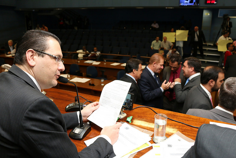 Câmara aprova moção de apelo para que Congresso Nacional proceda abertura de processo de impeachment da Presidente Dilma, proposta pela OAB