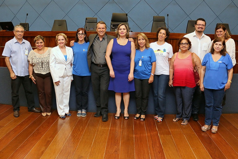 Campanha Abril Azul, que promove a inserção social do autismo, é lançada na Câmara