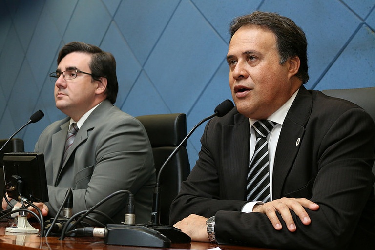 Professor Alberto promove 1ª parte da sessão de segunda-feira (18) sobre os 30 anos do CAISM