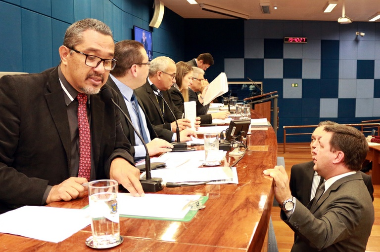 Câmara aprova criação do Setembro Branco, que institui mês dedicado à realização de ações educativas para a promoção da paz 