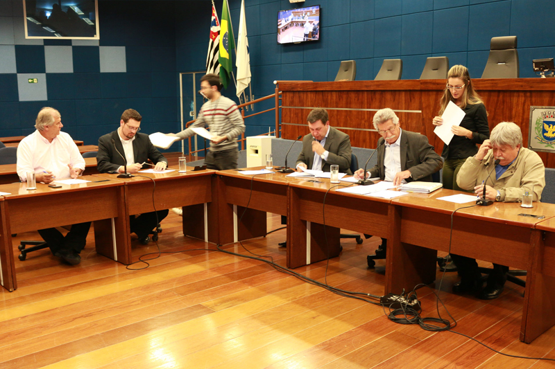 Constileg aprova legalidade de projeto que propõe atendimento prioritário para diabéticos