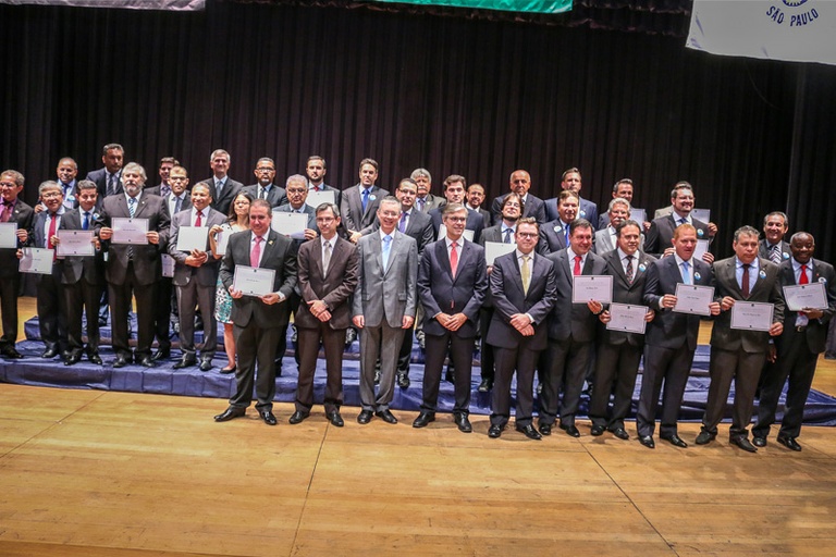 Legislatura 2017-2020: a partir das 10 horas deste domingo, dia 1º de janeiro, vereadores tomam posse, empossam prefeito e vice, e elegem mesa diretora na sequência