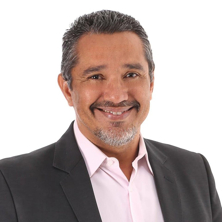 Pastor Elias Azevedo: leis do parlamentar criaram boletim escolar eletrônico e alerta sonoro do Busão na Hora para  deficientes visuais