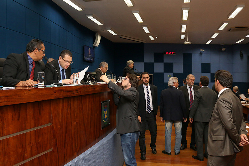 Vereadores votam sete projetos nesta segunda (5), entre os quais alteração em regimento interno que visa a dar maior eficiência a tramitações
