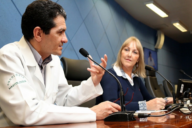 Debate realizado pela Comissão Permanente da Mulher enfatiza conscientização como melhor arma para prevenir câncer de colo de útero