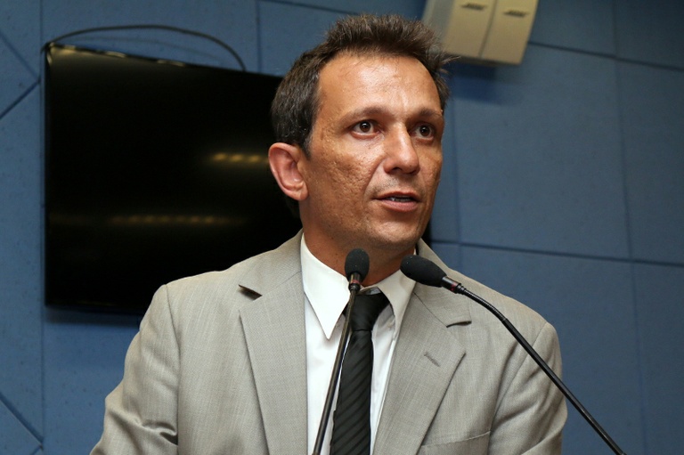 Tico Costa pede criação de Comissão de Estudo para analisar atividade do Uber