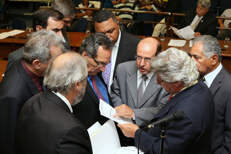 Vereadores aprovam PL que garante direito do consumidor em ter juros reduzidos no caso de antecipação de débitos; Requerimento para tramitação em regime de urgência do PL antiUber também é aprovado