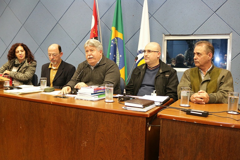 Após debate público sobre disciplina de Educação Moral e Cívica, vereador Schneider decide mudar nome da matéria que quer tornar obrigatória por PL