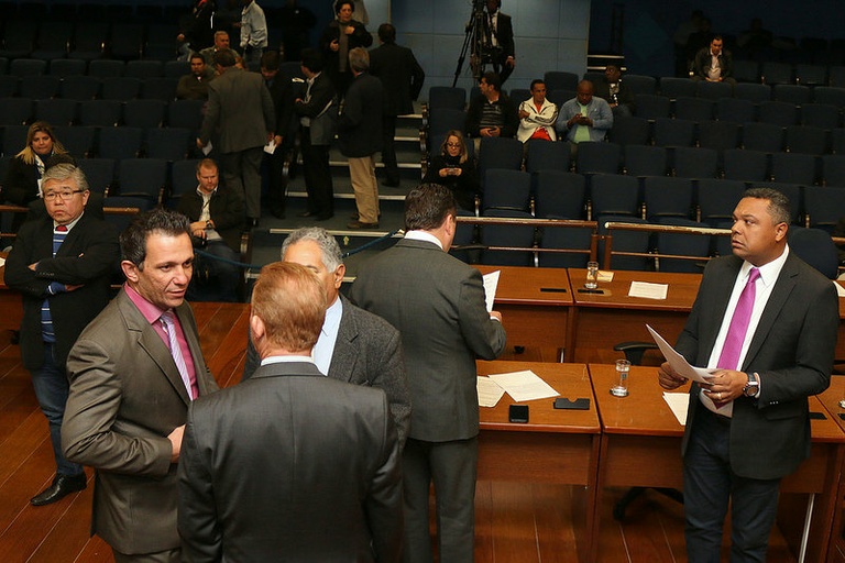 Câmara aprova, em votação final, entrada gratuita para acompanhantes de pessoas com necessidades especiais em eventos esportivos e culturais