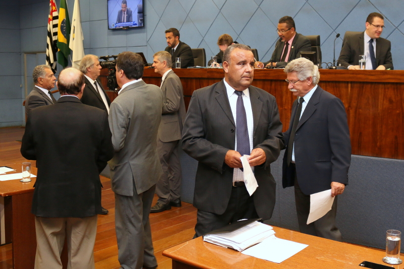 Câmara aprova legalidade de PL que exige colocação de banheiro químicos nos locais de aula e exame das autoescolas