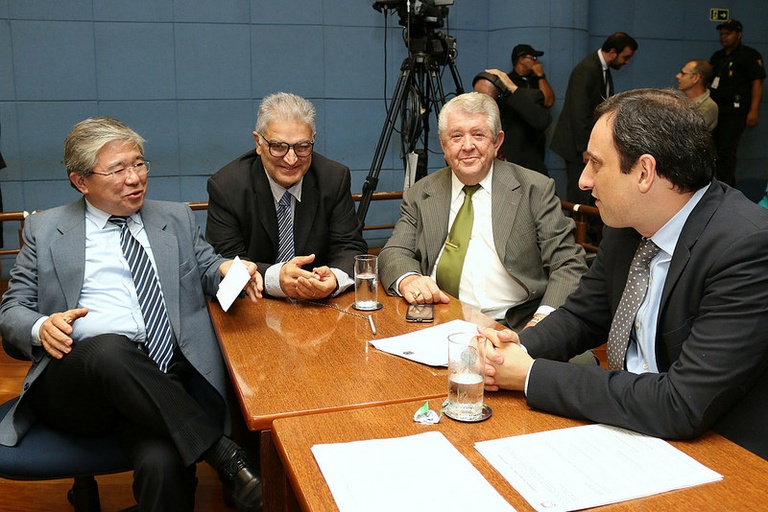 Vereadores votam segunda-feira (20) PL que proíbe reutilização de cera depilatória em salões de beleza da cidade