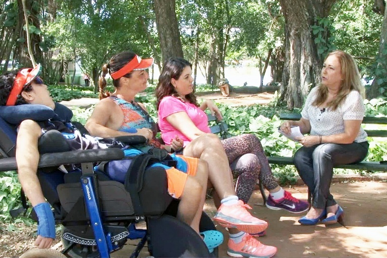 Mais Esportes desta segunda entrevista mães que encontraram no esporte uma forma de levar alegria aos filhos com paralisia