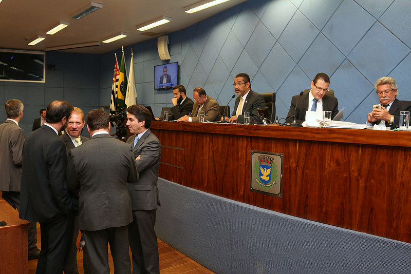 Vereadores analisam 14 projetos na sessão de segunda-feira (09/05) 