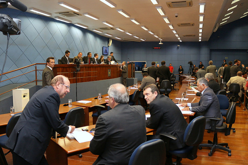 Câmara aprova, em 1ª votação, PL que autoriza Executivo a refinanciar dívidas com a União