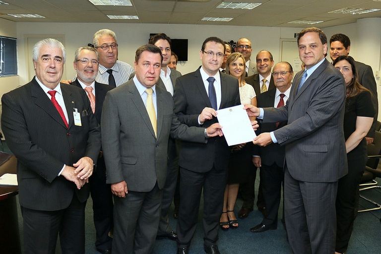 OAB apresenta ofício à Câmara pedindo a vereadores que votem moção de apoio a impeachment da presidente Dilma Roussef protocolado nesta segunda (28)