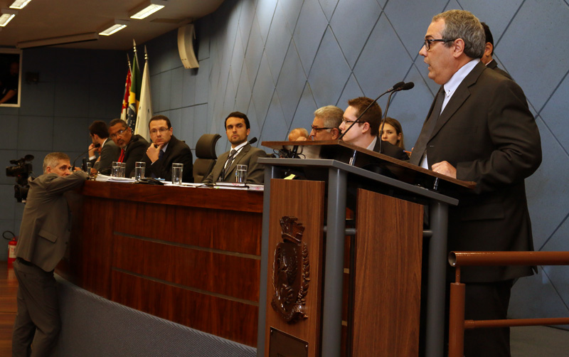 Parecer negativo das contas da ex-prefeita Izalene, referentes a 2004, será votado no próximo dia 23 de março