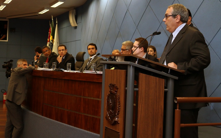 Parecer negativo das contas da ex-prefeita Izalene, referentes a 2004, será votado no próximo dia 23 de março