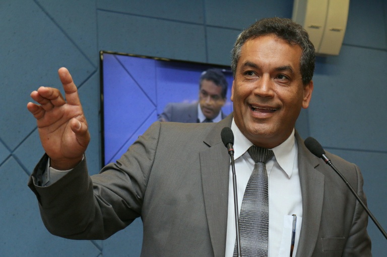 Paulo Galtério protocola PL que pede alteração na data do pagamento do IPTU
