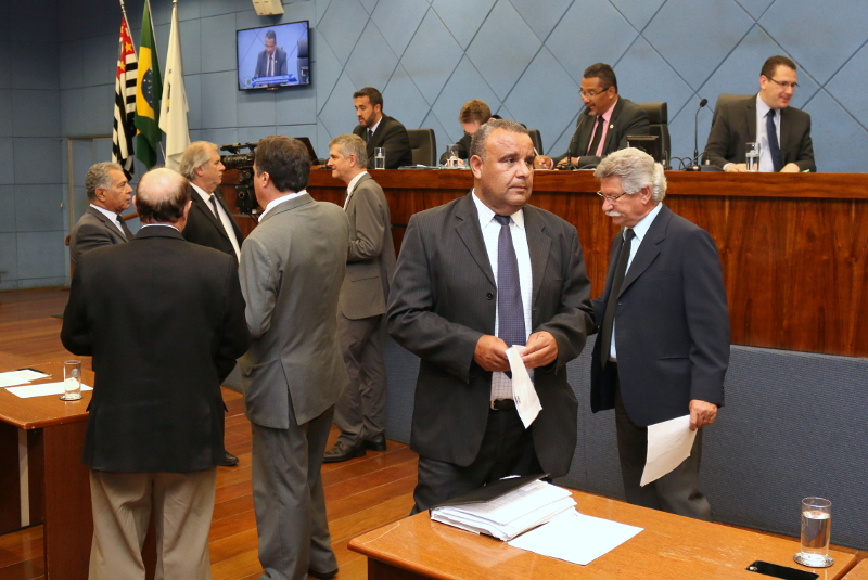 Vereadores votam na sessão desta quarta-feira (09/03) PL que determina a instalação de máquinas de escaneamento corporal nos bancos da cidade