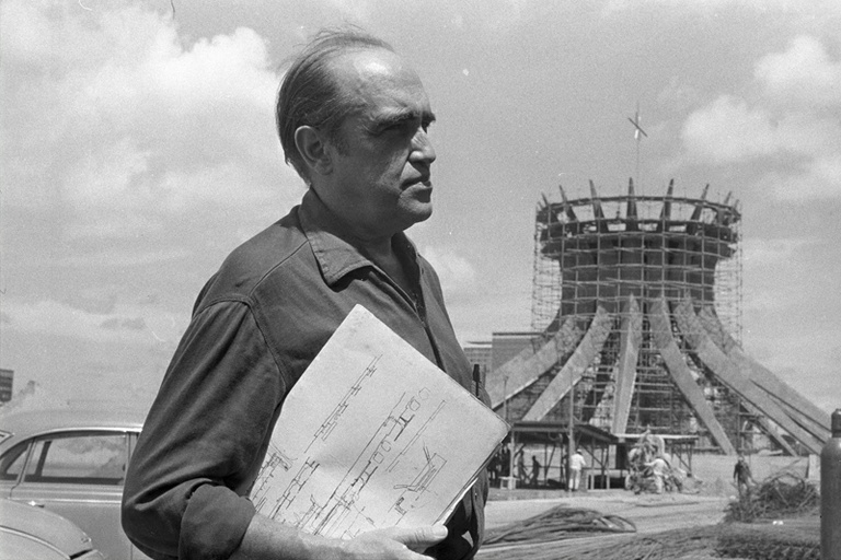 Câmara presta homenagem a Oscar Niemeyer na próxima terça (22)