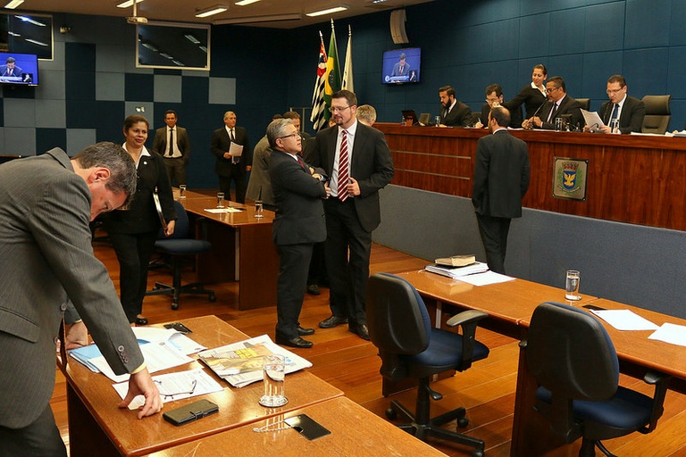 Vereadores analisam nesta quarta (9), em 2ª votação, PL que revoga lei que limita altura de construções em corredores de radiovisibilidade