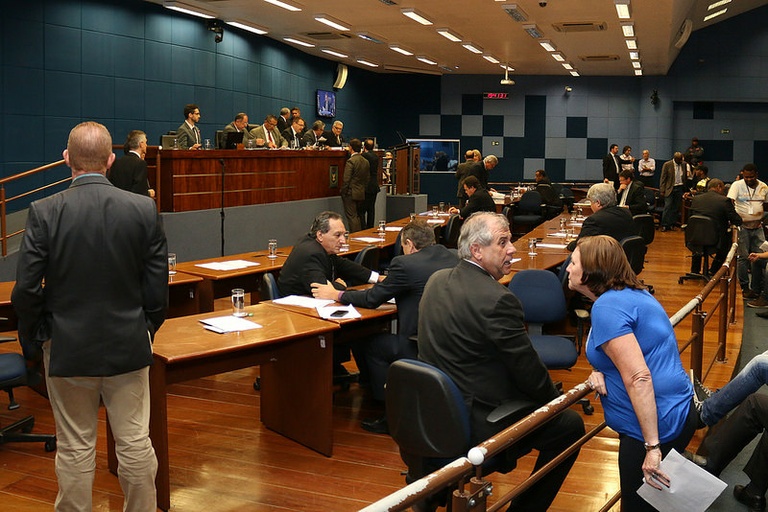 Vereadores analisam na sessão de segunda-feira (24) PL que pede aumento do capital da COHAB para ampliar investimentos em moradia