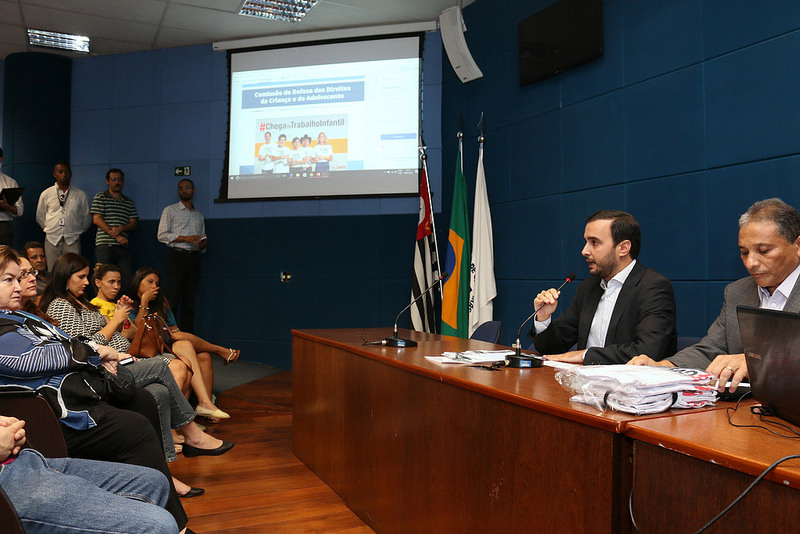 Comdeca apresenta nesta quarta-feira (12) palestra sobre bullying