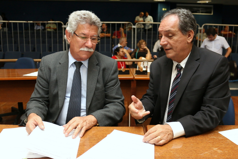 Rossini e Zé Carlos recebem técnicos da CPFL para discutir Projeto de emaranhado de fios