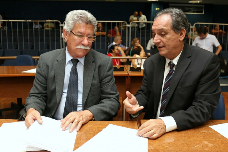Rossini e Zé Carlos recebem técnicos da CPFL para discutir Projeto de emaranhado de fios