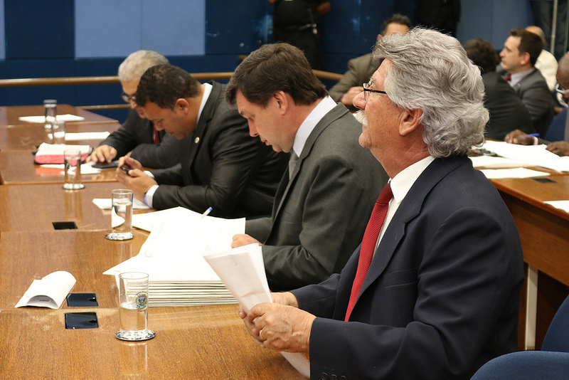Câmara aprova, em votação final, projeto de lei que determina que estacionamentos terão de cobrar de acordo com permanência efetiva do veículo no local e não mais por "hora cheia"