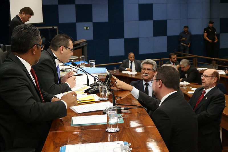 Contra a maconha: vereadores aprovam uma moção de protesto contra liberação e outra de apelo ao STF para evitar legalização de porte