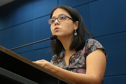 Mariana Conti e Pedro Tourinho debatem o corte no repasse financeiro ao Hospital Cândido Ferreira na primeira parte da sessão ordinária desta quarta-feira (30) 