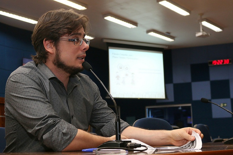 Primeira parte da sessão de segunda-feira (28) debate merenda escolar