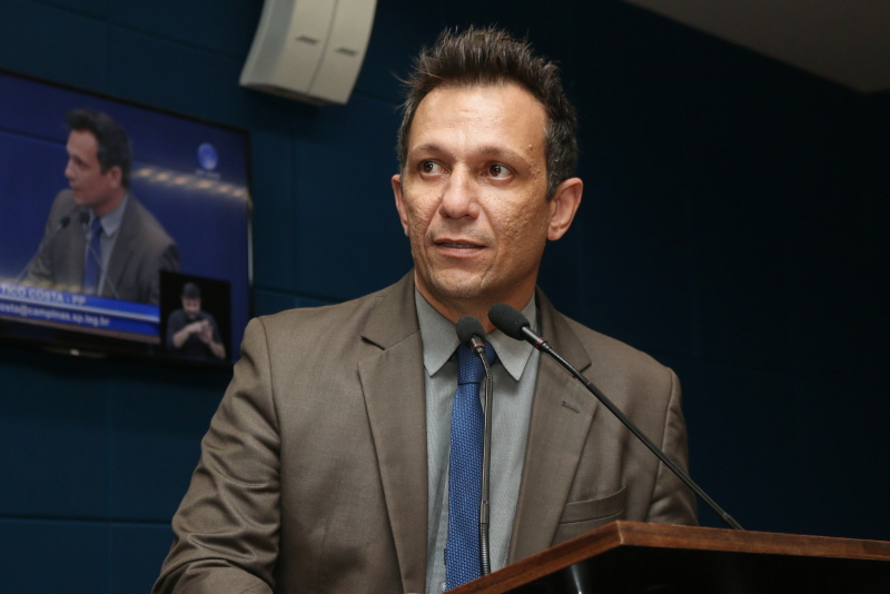 Tico Costa protocola projeto que obriga Administração Indireta a divulgar nomeações no Diário Oficial