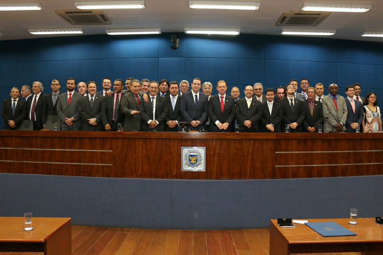 Retrospectiva 2017: em janeiro, vereadores tomam posse e Rafa Zimbaldi, mais votado das eleições, é eleito para novo mandato como presidente da Câmara