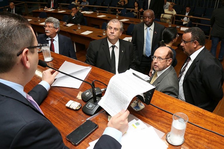 Vereadores analisam na sessão de segunda-feira (01) Plano Diretor e Orçamento para 2018; ambos serão votados em 1ª discussão